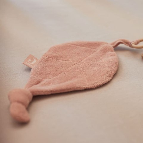 Jollein przytulanka dou dou z zawieszką na smoczek Listek LEAF Pale Pink Jollein przytulanka dou dou z zawieszką na smoczek Listek LEAF Pale Pink