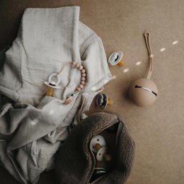 Mushie silikonowe etui pojemnik na smoczki Kula Ball Natural