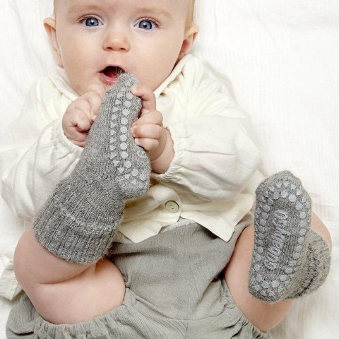 GoBabyGo antypoślizgowe skarpetki do nauki chodzenia ALPACA Grey Melange 12 m+ GoBabyGo antypoślizgowe skarpetki do nauki chodzenia ALPACA Grey Melange 12 m+