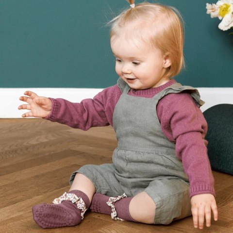GoBabyGo skarpetki antypoślizgowe dla dziewczynki LIBERTY BAMBOO Misty Plum Donna Leigh 2 lata GoBabyGo skarpetki antypoślizgowe dla dziewczynki LIBERTY BAMBOO Misty Plum Donna Leigh 2 lata