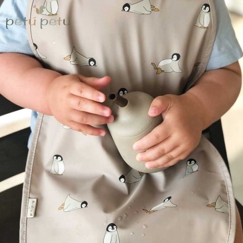 Petu Petu śliniak z kieszonką wodoodporny długi Penguin Petu Petu śliniak z kieszonką wodoodporny długi Penguin