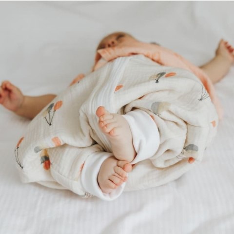 Hi Little One śpiworek do spania z nogawkami dwustronny TOG 1,0 organiczny BIO muślin BALOONS/WHITE roz S muumee Hi Little One śpiworek do spania z nogawkami dwustronny TOG 1,0 organiczny BIO muślin BALOONS/WHITE roz S muumee