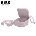 BIBS PACIFIER BOX DUSKY LILAC 2 w 1 etui do smoczków oraz pojemnik do sterylizacji smoczków BIBS PACIFIER BOX DUSKY LILAC 2 w 1 etui do smoczków oraz pojemnik do sterylizacji smoczków