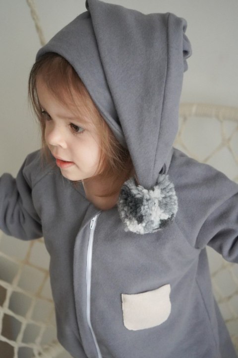 Hi Little One kombinezon całoroczny z kapturem TOG 2,0 OverSize BOHO Caffe Latte roz S Pom Pom Hi Little One kombinezon całoroczny z kapturem TOG 2,0 OverSize BOHO Caffe Latte roz S Pom Pom