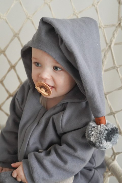 Hi Little One kombinezon całoroczny z kapturem TOG 2,0 OverSize BOHO Sage roz M Pom Pom Hi Little One kombinezon całoroczny z kapturem TOG 2,0 OverSize BOHO Sage roz M Pom Pom