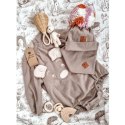 Hi Little One rampers niemowlęcy MIŚ OverSize BOHO Caffe Latte roz S Pom Pom Hi Little One rampers niemowlęcy MIŚ OverSize BOHO Caffe Latte roz S Pom Pom