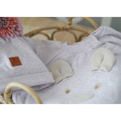 Hi Little One rampers niemowlęcy MIŚ OverSize BOHO Grey roz M Pom Pom Hi Little One rampers niemowlęcy MIŚ OverSize BOHO Grey roz M Pom Pom