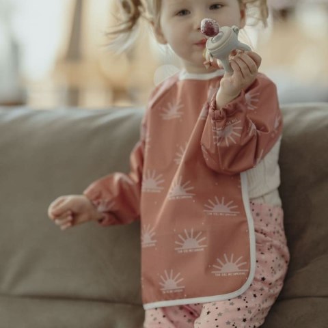 Hi Little One śliniak fartuszek z kieszonką wodoodporny SUN muumee Hi Little One śliniak fartuszek z kieszonką wodoodporny SUN muumee