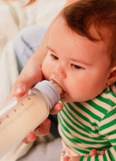BIBS BUTELKA SZKLANA ze smoczkiem antykolkowym z silikonu medycznego, pojemność 240 ml, BABY BLUE BIBS BUTELKA SZKLANA ze smoczkiem antykolkowym z silikonu medycznego, pojemność 240 ml, BABY BLUE
