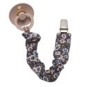 Hi Little One zawieszka do smoczka BOHO FLO Blue Pom Pom Hi Little One zawieszka do smoczka BOHO FLO Blue Pom Pom