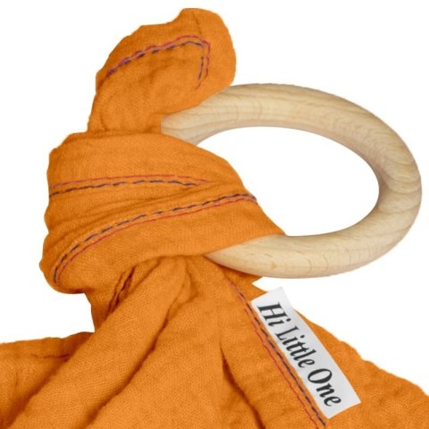Hi Little One - Przytulanka dou dou z gryzakiem z organicznej BIO bawełny Apricot Hi Little One - Przytulanka dou dou z gryzakiem z organicznej BIO bawełny Apricot