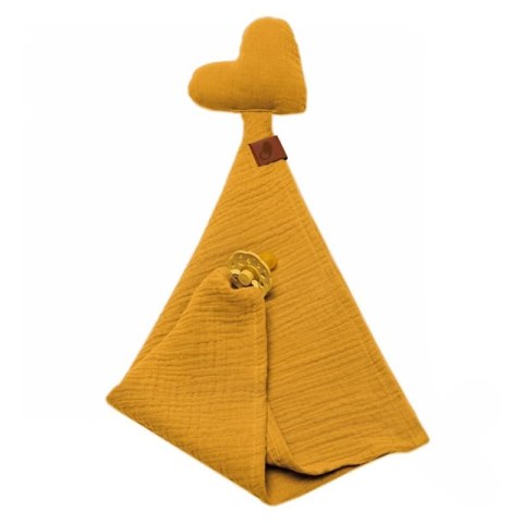 Hi Little One pieluszka, przytulanka doudou z zawieszką na smoczek BIO muślin HEART Mustard Hi Little One pieluszka, przytulanka doudou z zawieszką na smoczek BIO muślin HEART Mustard