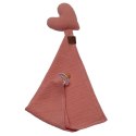 Hi Little One pieluszka, przytulanka doudou z zawieszką na smoczek BIO muślin HEART Salmon Hi Little One pieluszka, przytulanka doudou z zawieszką na smoczek BIO muślin HEART Salmon