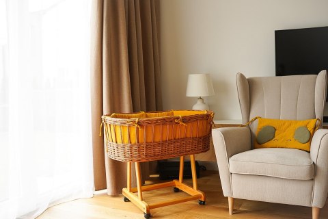 Hi Little One kosz Mojżesza wiklinowy wysoki ze stelażem + liner + materac + prześcieradło 5in1 MUSTARD Hi Little One kosz Mojżesza wiklinowy wysoki ze stelażem + liner + materac + prześcieradło 5in1 MUSTARD