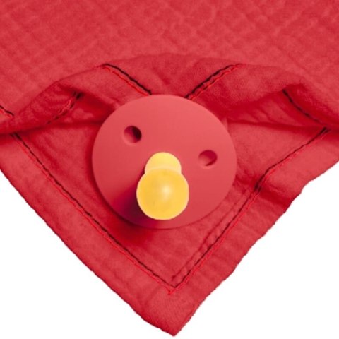 Hi Little One śliniak bandana z zawieszką na smoczek BIO bawełna Strawberry Hi Little One śliniak bandana z zawieszką na smoczek BIO bawełna Strawberry